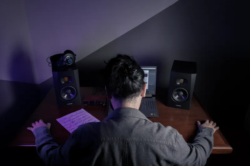 Many Gigs, One Voice: How Demo Artists Manage Multiple Income Streams Without Losing Themselves